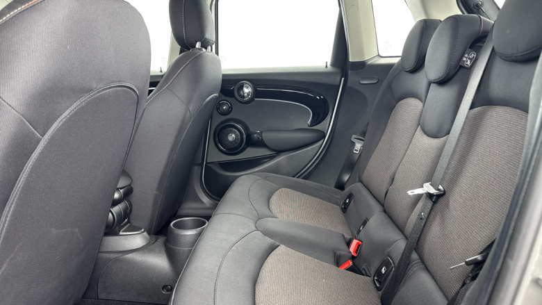 MINI Hatchback 1.5 Cooper Classic 5dr Auto Petrol Hatchback